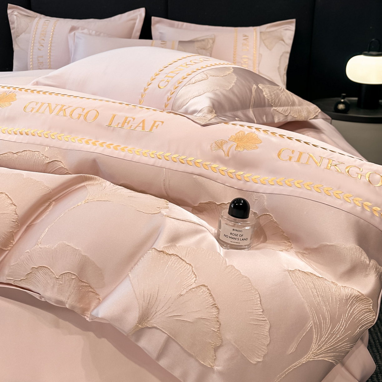 91家纺网 家纺一手货源 找家纺 （总）宇航家纺 2026新款金丝立体浮雕提花水洗真丝天丝四件套