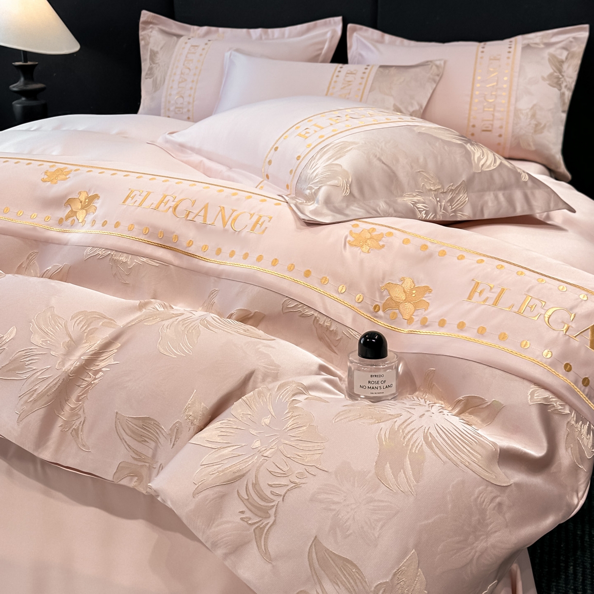 91家纺网 家纺一手货源 找家纺 （总）宇航家纺 2026新款金丝立体浮雕提花水洗真丝天丝四件套