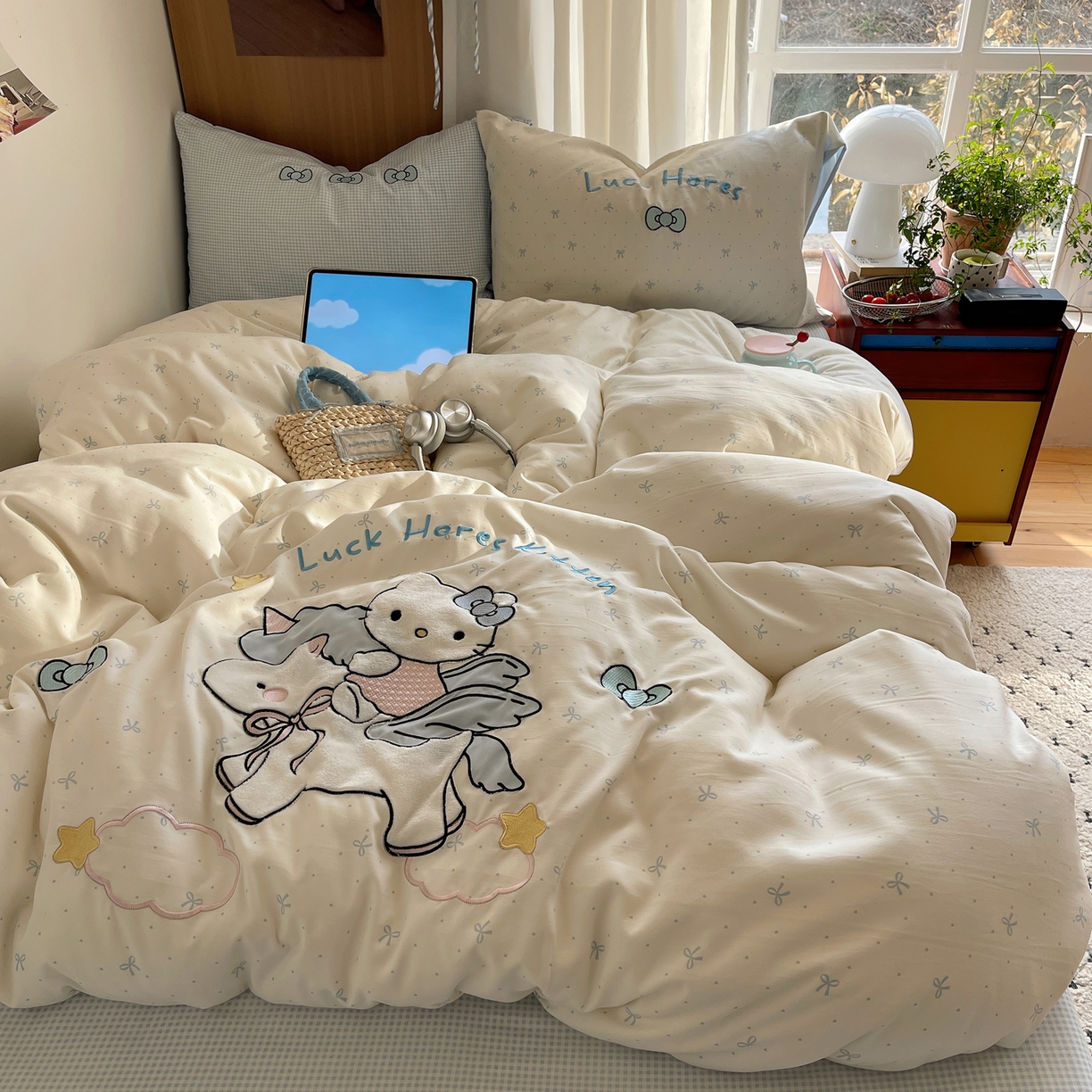 91家纺网 家纺一手货源 找家纺 （总）沐慕 2026新款大贴布绣云朵棉四件套