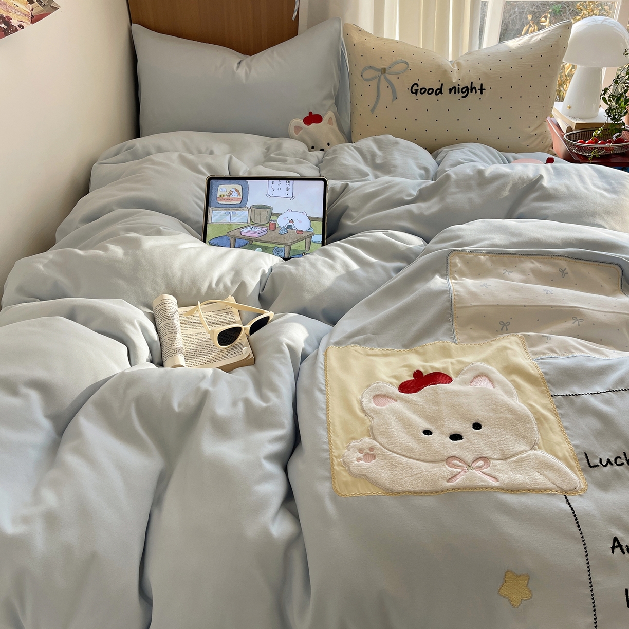 91家纺网 家纺一手货源 找家纺 沐慕 2026新款大贴布绣云朵棉四件套 晚安小熊