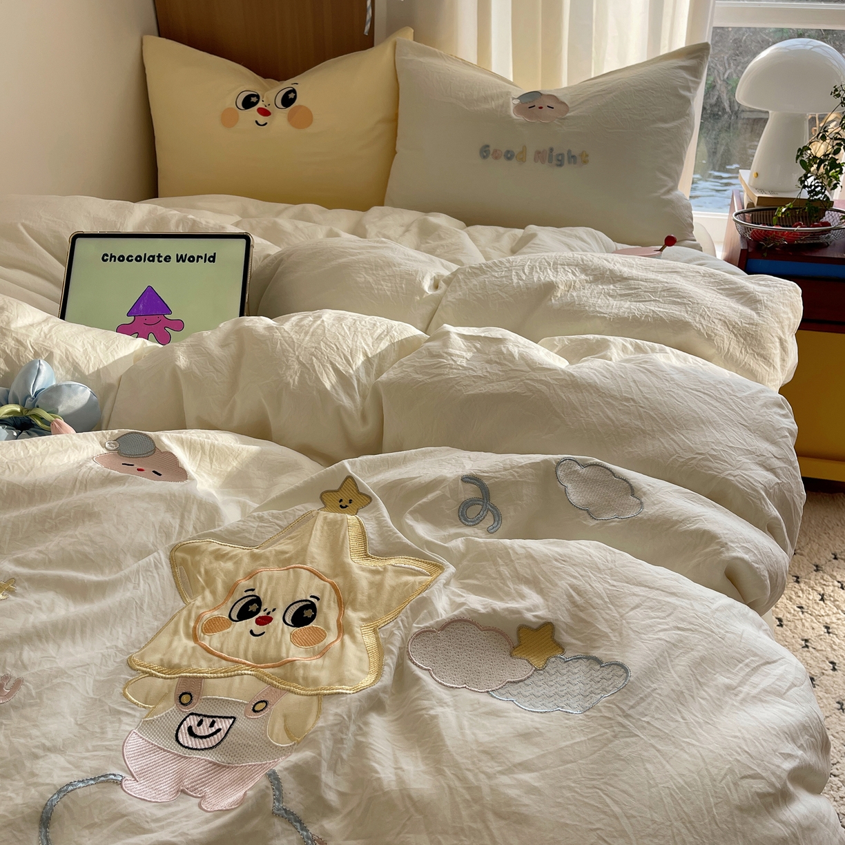 91家纺网 家纺一手货源 找家纺 沐慕 2026新款大贴布绣云朵棉四件套 萌星星