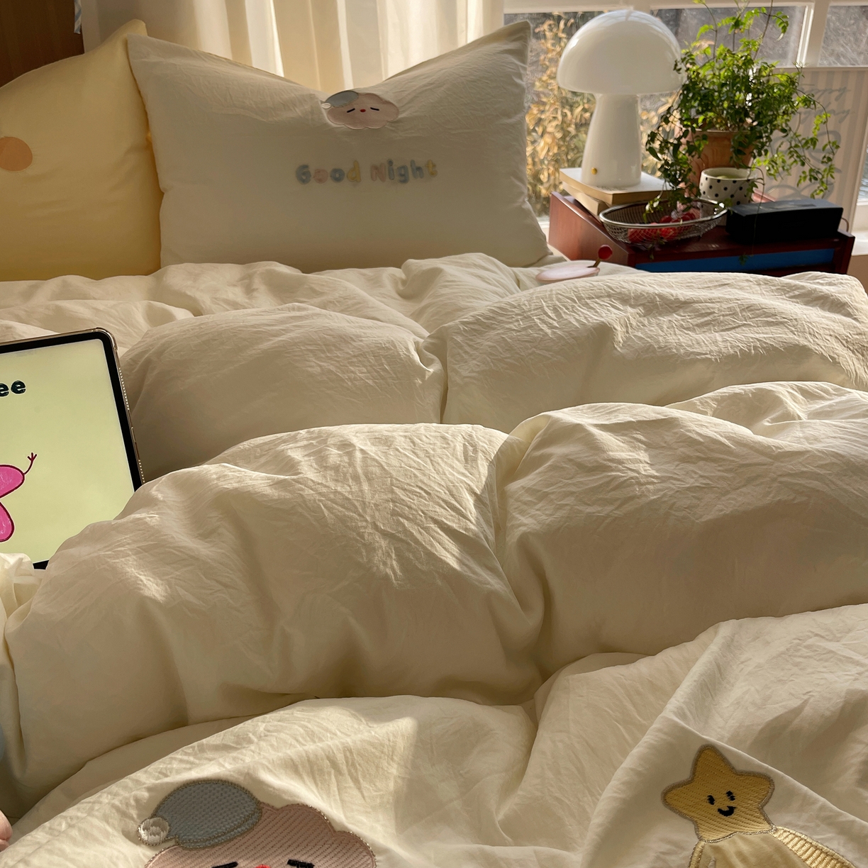 91家纺网 家纺一手货源 找家纺 沐慕 2026新款大贴布绣云朵棉四件套 萌星星