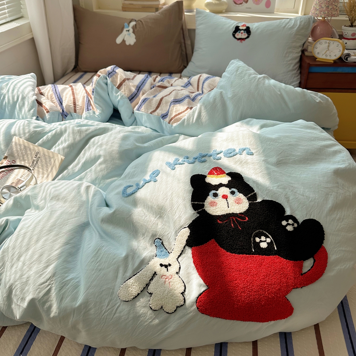 91家纺网 家纺一手货源 找家纺 顾里家纺 2026春夏新款ins可爱风云朵毛巾绣四件套（会员-3元  床笠定制不退换0 杯子猫