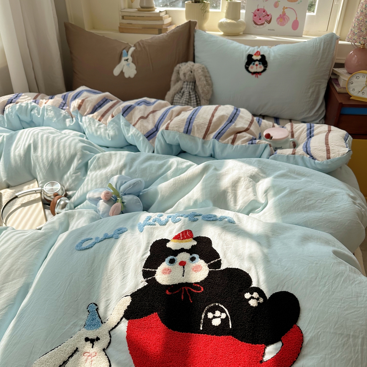 91家纺网 家纺一手货源 找家纺 顾里家纺 2026春夏新款ins可爱风云朵毛巾绣四件套（会员-3元  床笠定制不退换0 杯子猫