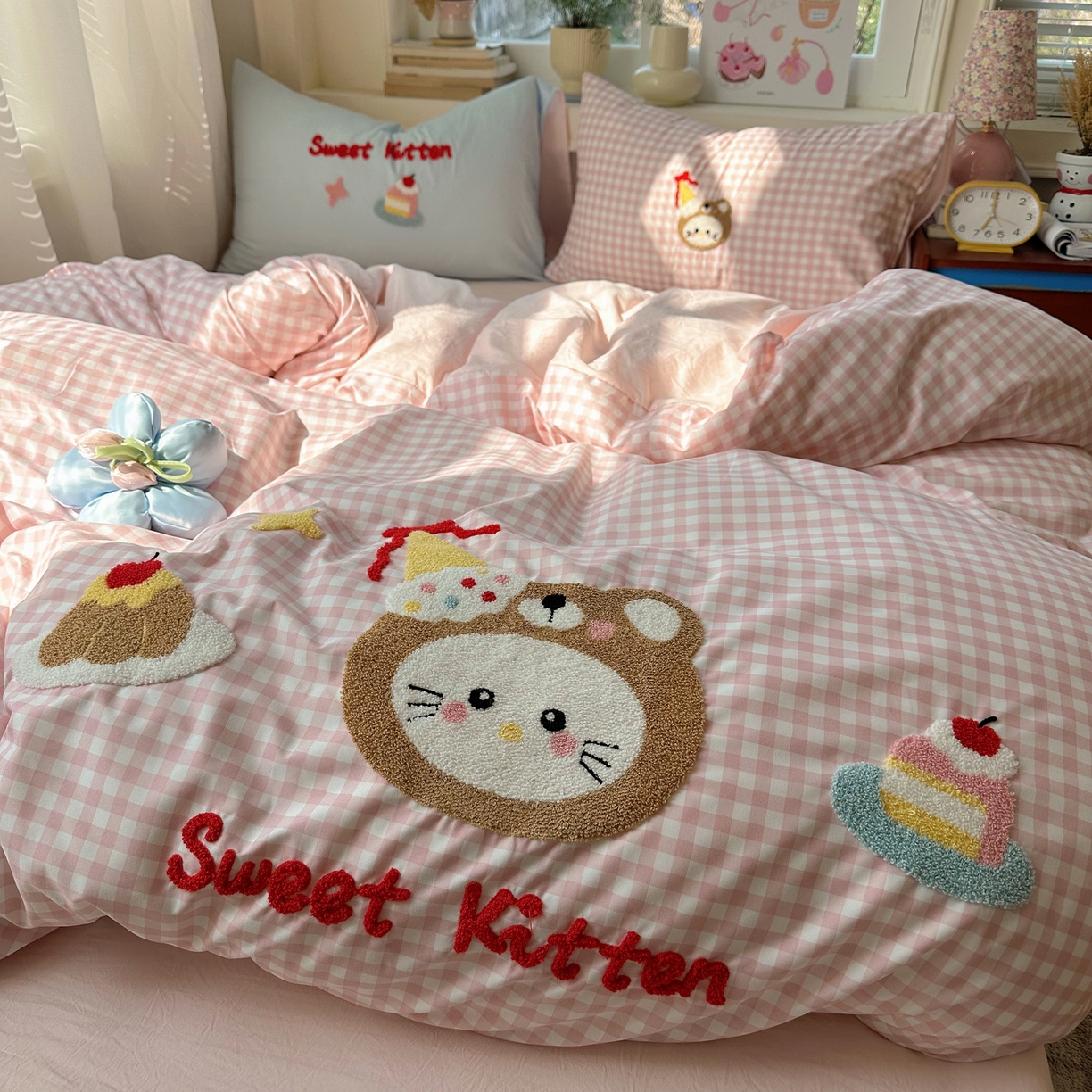 91家纺网 家纺一手货源 找家纺 顾里家纺 2026春夏新款ins可爱风云朵毛巾绣四件套（会员-3元  床笠定制不退换0 冰淇淋猫