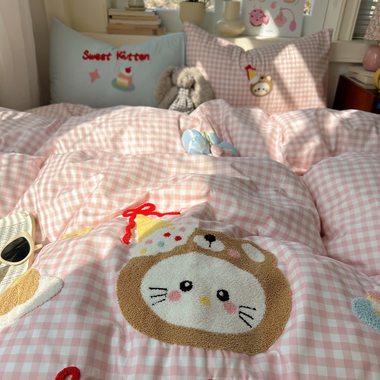 91家纺网 家纺一手货源 找家纺 顾里家纺 2026春夏新款ins可爱风云朵毛巾绣四件套（会员-3元  床笠定制不退换0 冰淇淋猫