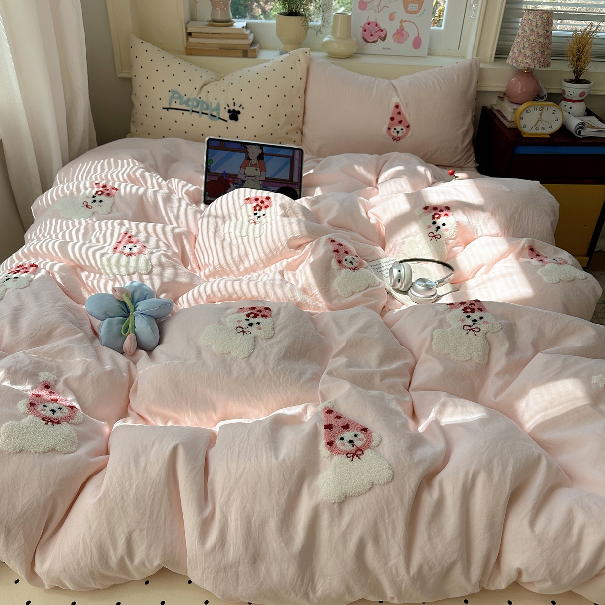 91家纺网 家纺一手货源 找家纺 顾里家纺 2026春夏新款ins可爱风云朵毛巾绣四件套（会员-3元  床笠定制不退换0 波点修狗