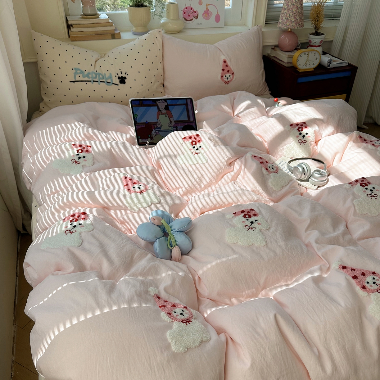 91家纺网 家纺一手货源 找家纺 顾里家纺 2026春夏新款ins可爱风云朵毛巾绣四件套（会员-3元  床笠定制不退换0 波点修狗