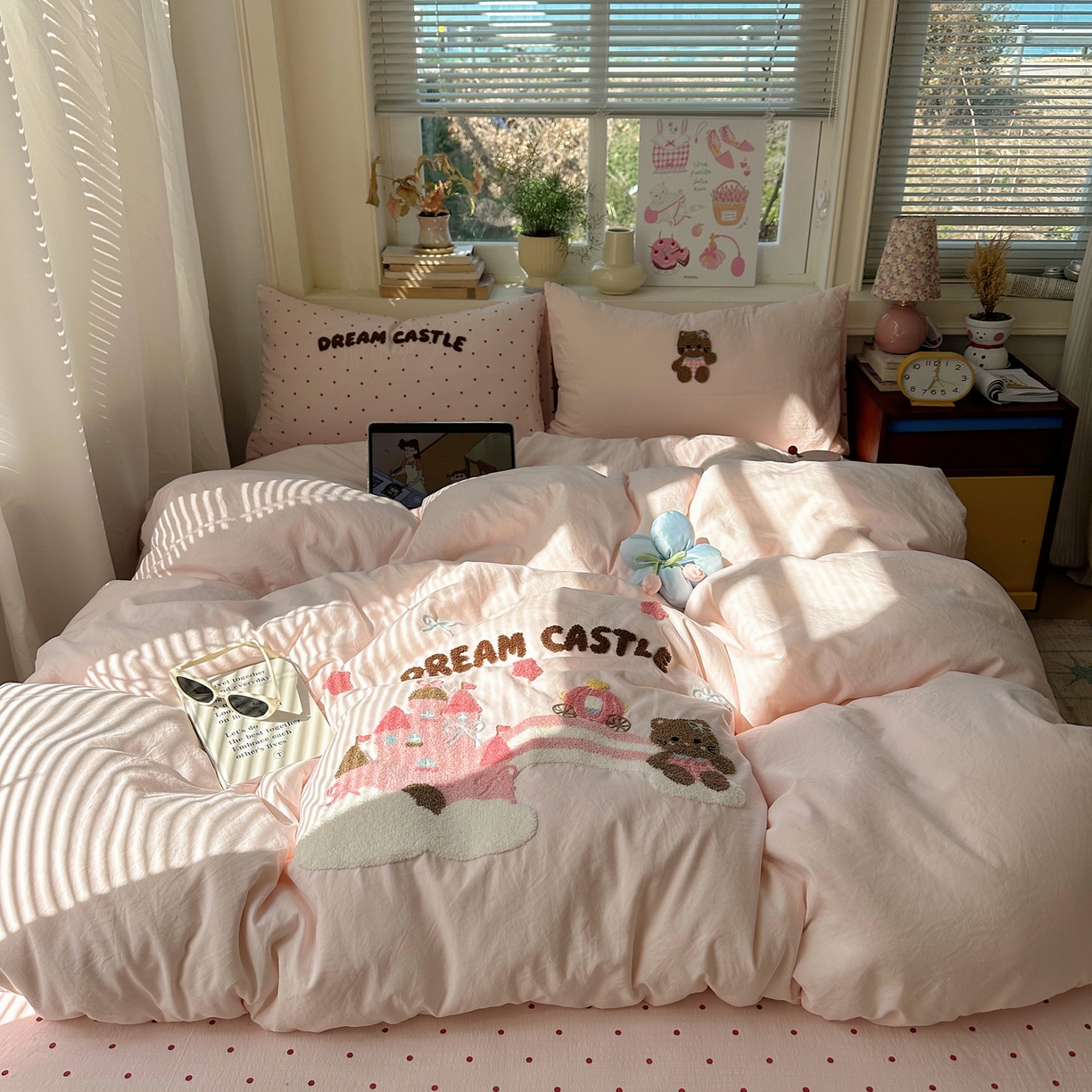 91家纺网 家纺一手货源 找家纺 顾里家纺 2026春夏新款ins可爱风云朵毛巾绣四件套（会员-3元  床笠定制不退换0 城堡喵喵