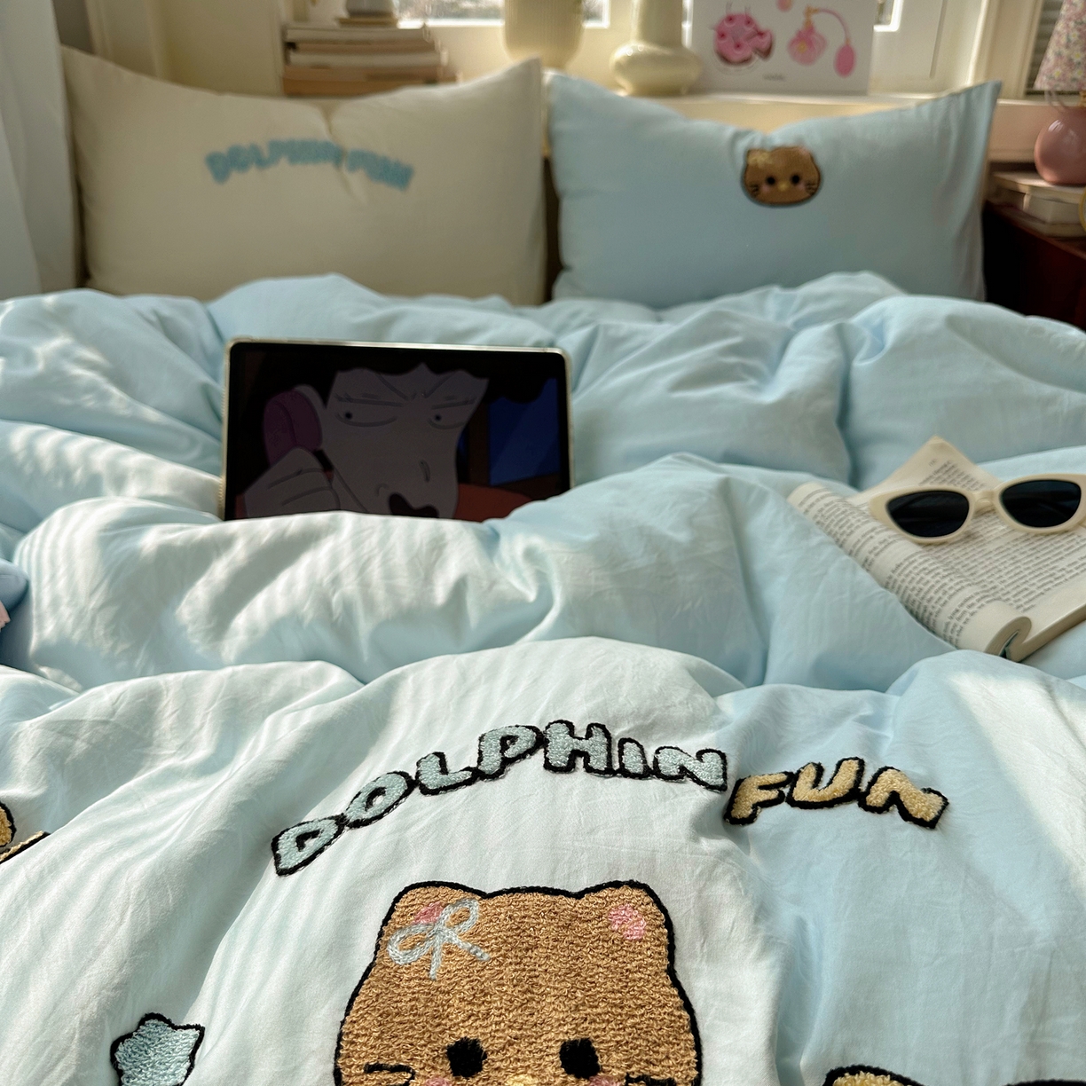 91家纺网 家纺一手货源 找家纺 顾里家纺 2026春夏新款ins可爱风云朵毛巾绣四件套（会员-3元  床笠定制不退换0 冲浪黑皮猫