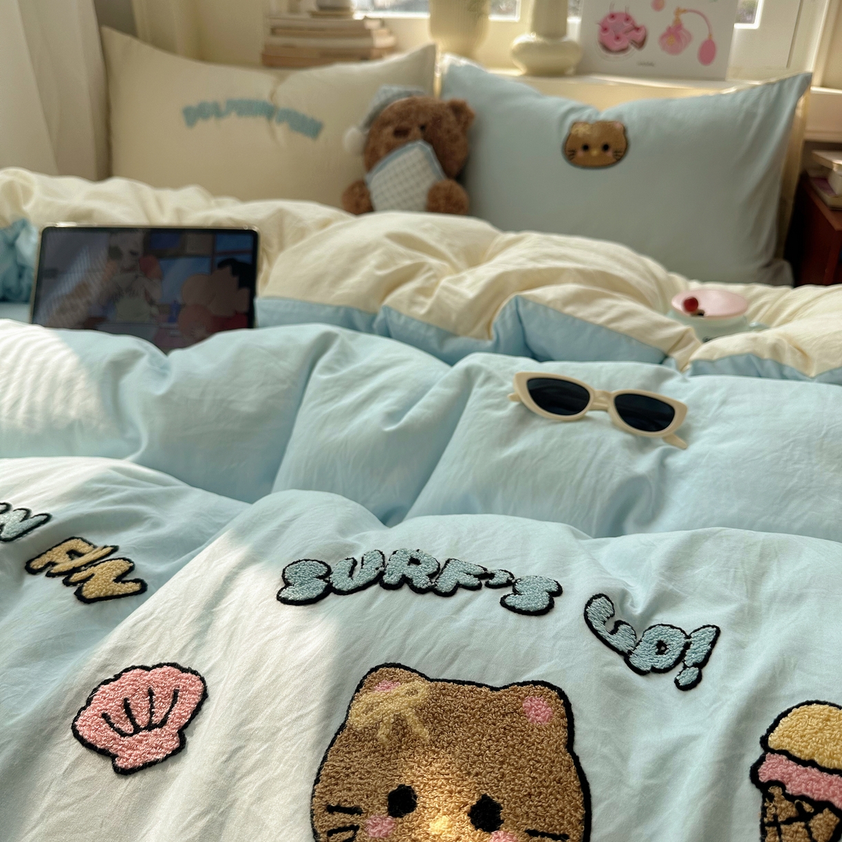 91家纺网 家纺一手货源 找家纺 顾里家纺 2026春夏新款ins可爱风云朵毛巾绣四件套（会员-3元  床笠定制不退换0 冲浪黑皮猫