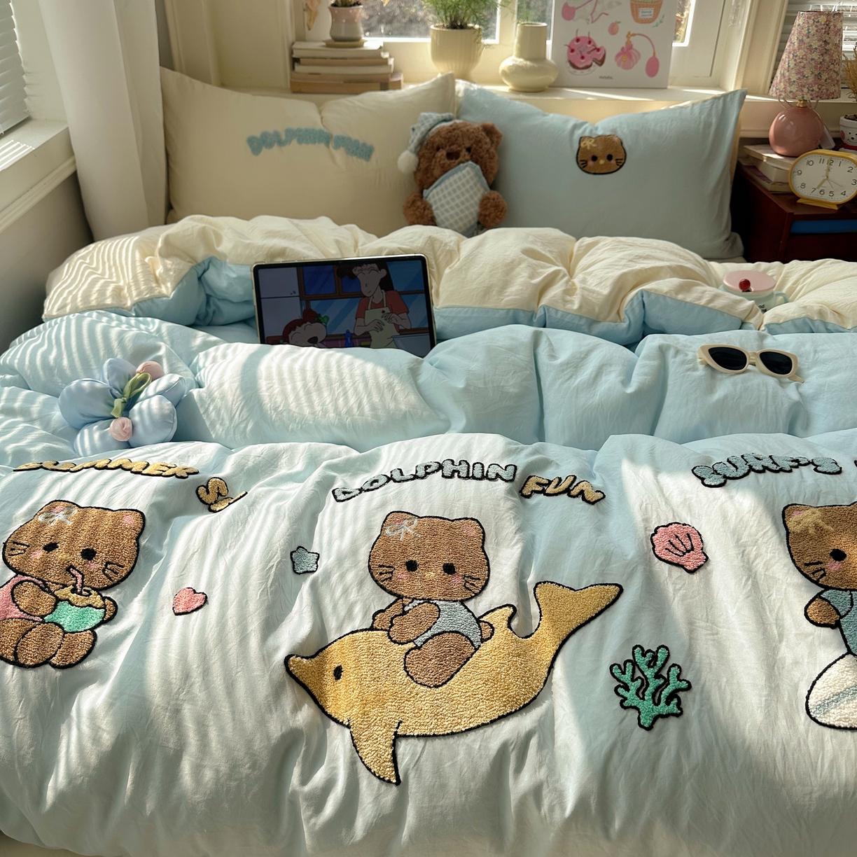 91家纺网 家纺一手货源 找家纺 顾里家纺 2026春夏新款ins可爱风云朵毛巾绣四件套（会员-3元  床笠定制不退换0 冲浪黑皮猫