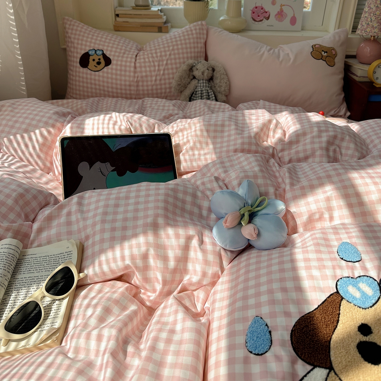 91家纺网 家纺一手货源 找家纺 顾里家纺 2026春夏新款ins可爱风云朵毛巾绣四件套（会员-3元  床笠定制不退换0 狗狗好友