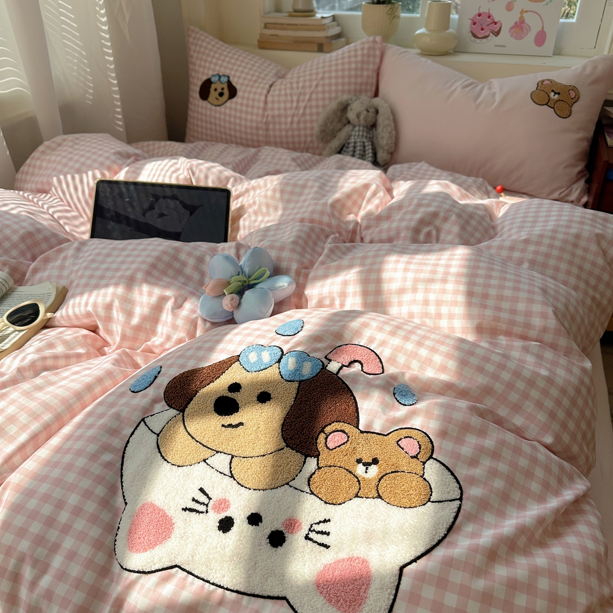 91家纺网 家纺一手货源 找家纺 顾里家纺 2026春夏新款ins可爱风云朵毛巾绣四件套（会员-3元  床笠定制不退换0 狗狗好友