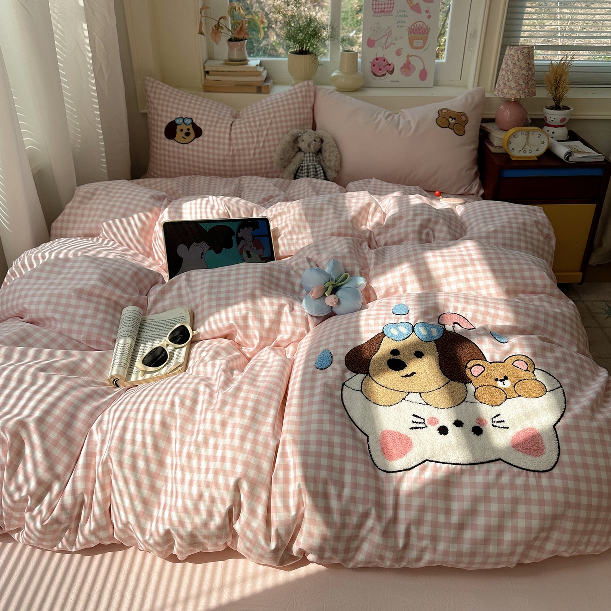 91家纺网 家纺一手货源 找家纺 顾里家纺 2026春夏新款ins可爱风云朵毛巾绣四件套（会员-3元  床笠定制不退换0 狗狗好友