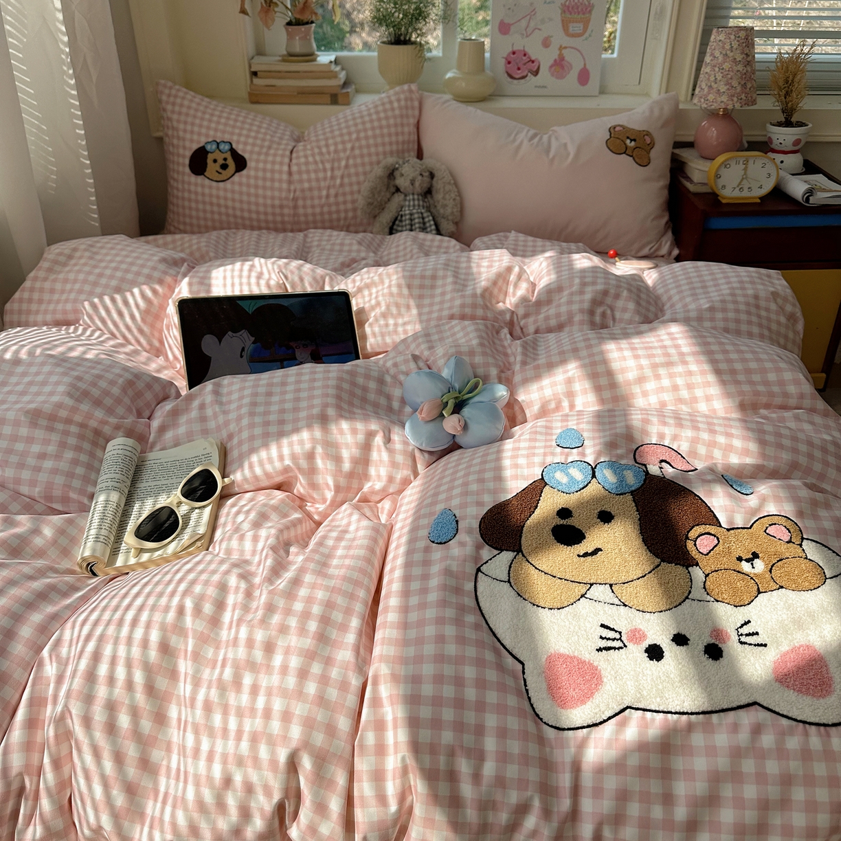 91家纺网 家纺一手货源 找家纺 顾里家纺 2026春夏新款ins可爱风云朵毛巾绣四件套（会员-3元  床笠定制不退换0 狗狗好友