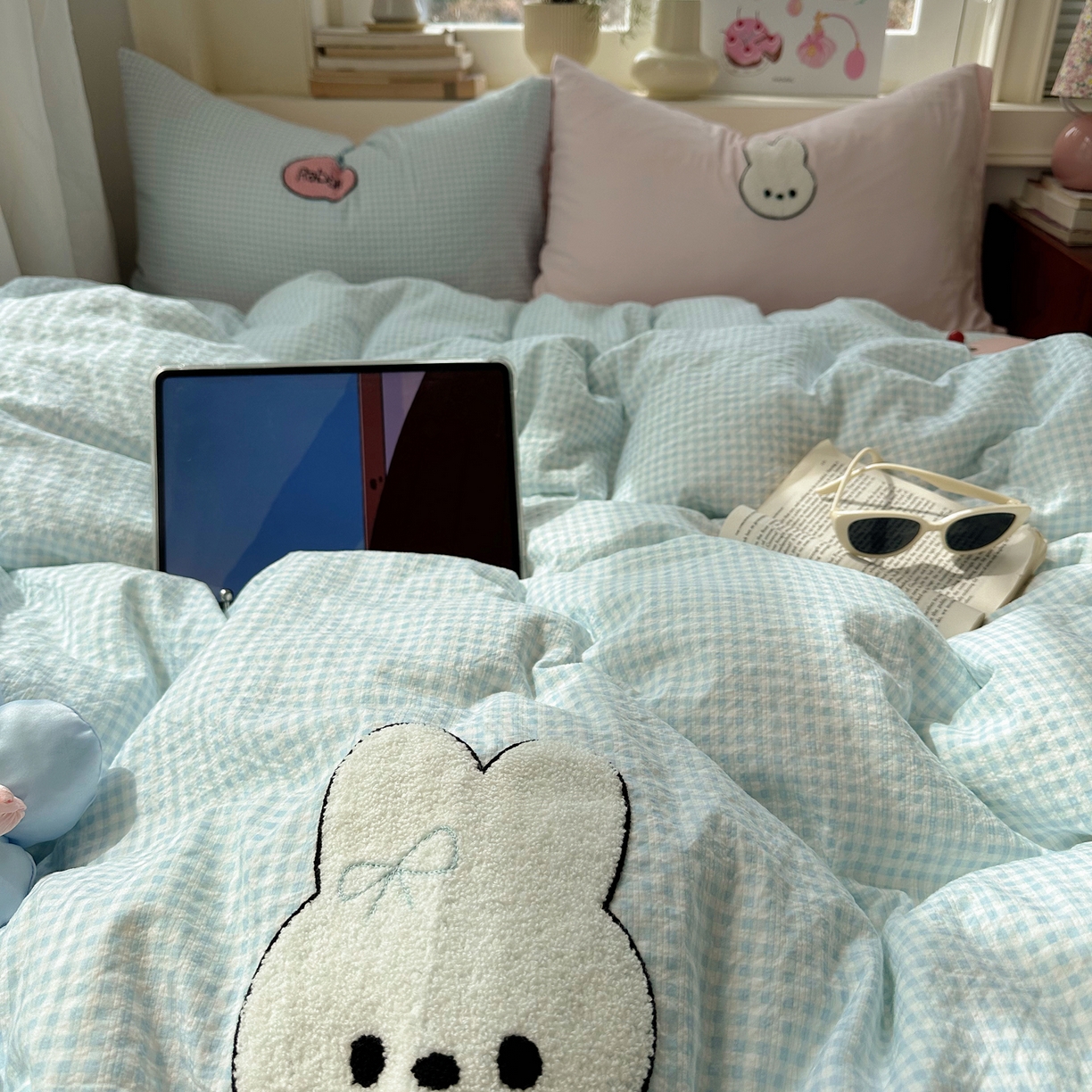 91家纺网 家纺一手货源 找家纺 顾里家纺 2026春夏新款ins可爱风云朵毛巾绣四件套（会员-3元  床笠定制不退换0 乖乖兔