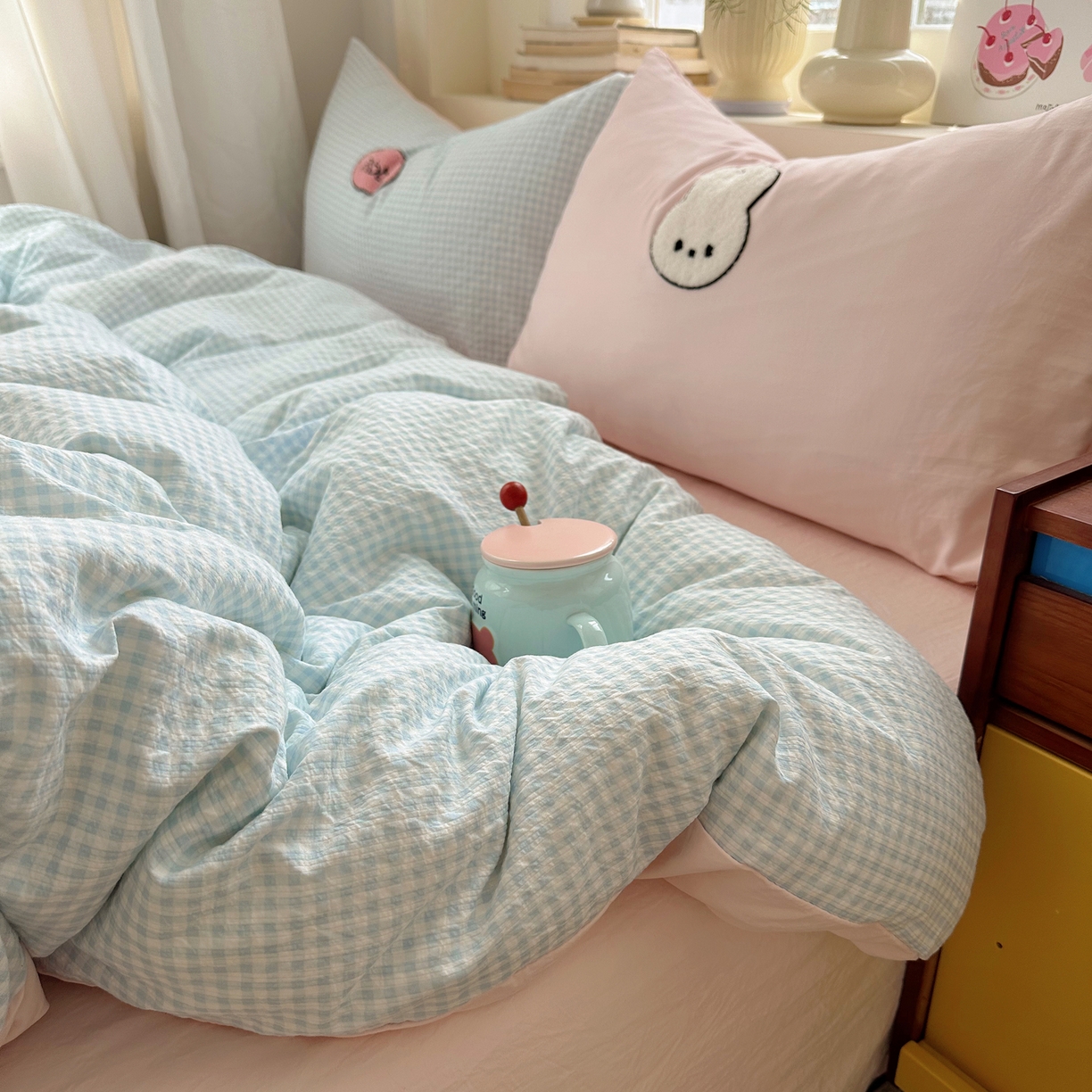 91家纺网 家纺一手货源 找家纺 顾里家纺 2026春夏新款ins可爱风云朵毛巾绣四件套（会员-3元  床笠定制不退换0 乖乖兔