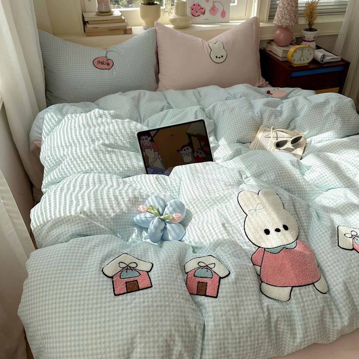 91家纺网 家纺一手货源 找家纺 顾里家纺 2026春夏新款ins可爱风云朵毛巾绣四件套（会员-3元  床笠定制不退换0 乖乖兔