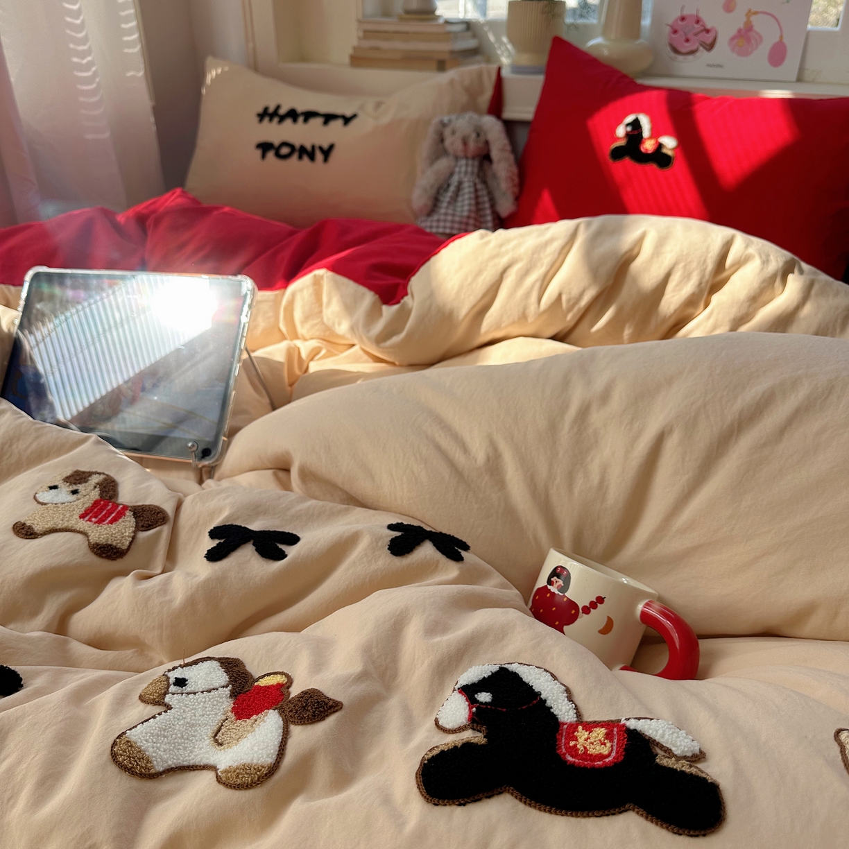 91家纺网 家纺一手货源 找家纺 顾里家纺 2026春夏新款ins可爱风云朵毛巾绣四件套（会员-3元  床笠定制不退换0 红马驹