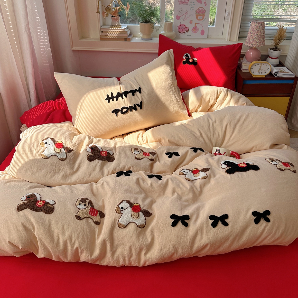 91家纺网 家纺一手货源 找家纺 顾里家纺 2026春夏新款ins可爱风云朵毛巾绣四件套（会员-3元  床笠定制不退换0 红马驹