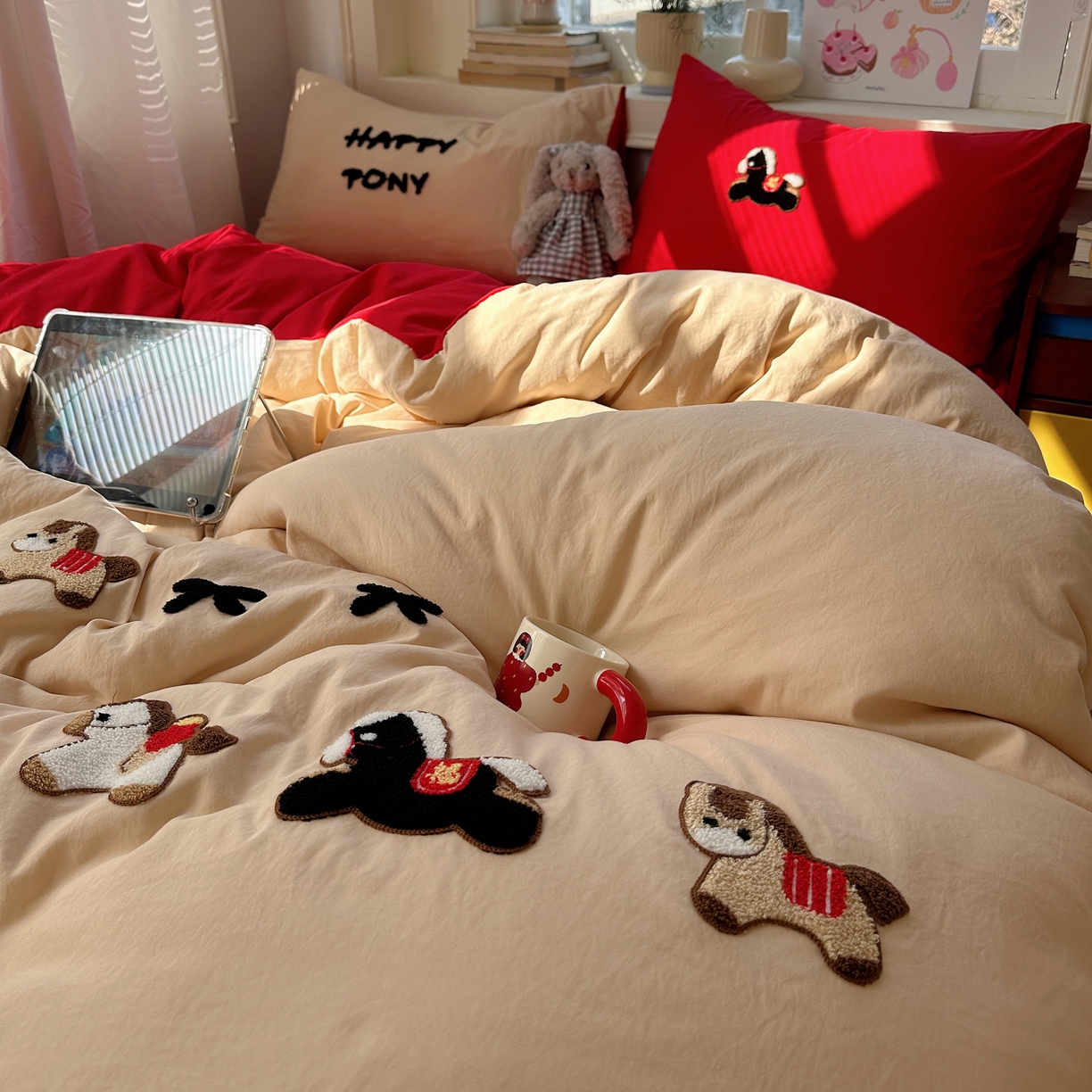 91家纺网 家纺一手货源 找家纺 顾里家纺 2026春夏新款ins可爱风云朵毛巾绣四件套（会员-3元  床笠定制不退换0 红马驹