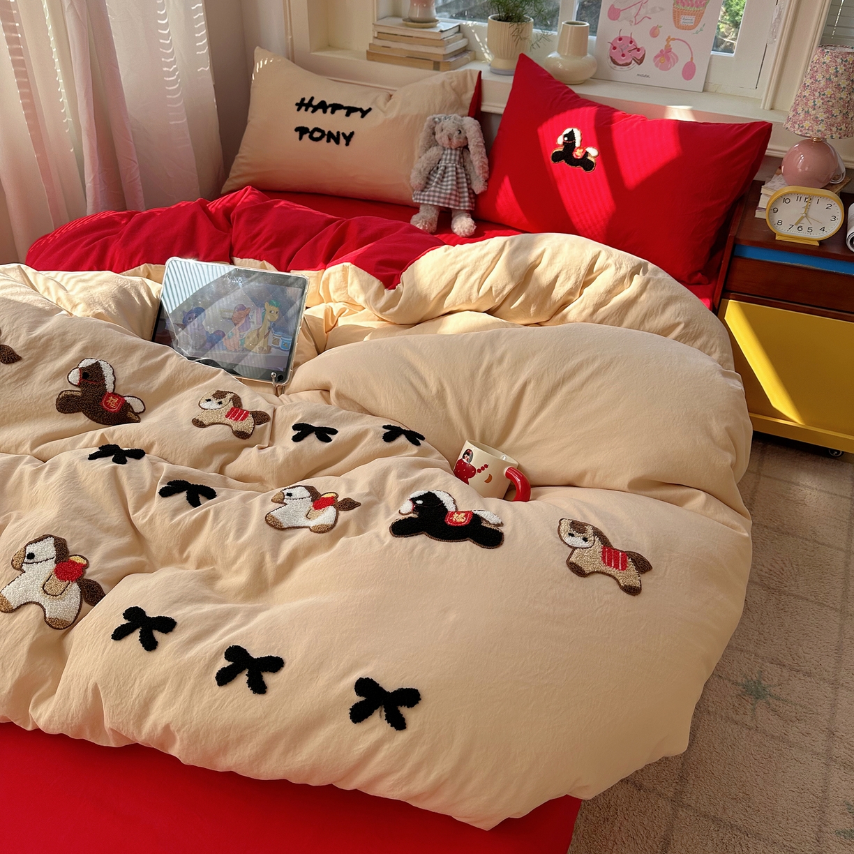 91家纺网 家纺一手货源 找家纺 顾里家纺 2026春夏新款ins可爱风云朵毛巾绣四件套（会员-3元  床笠定制不退换0 红马驹