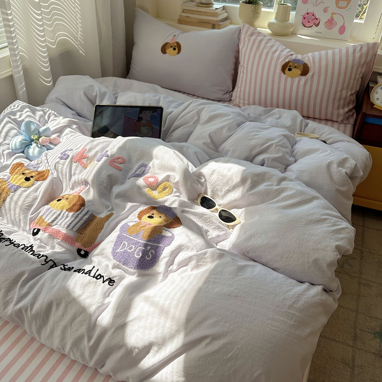 91家纺网 家纺一手货源 找家纺 顾里家纺 2026春夏新款ins可爱风云朵毛巾绣四件套（会员-3元  床笠定制不退换0 滑板狗