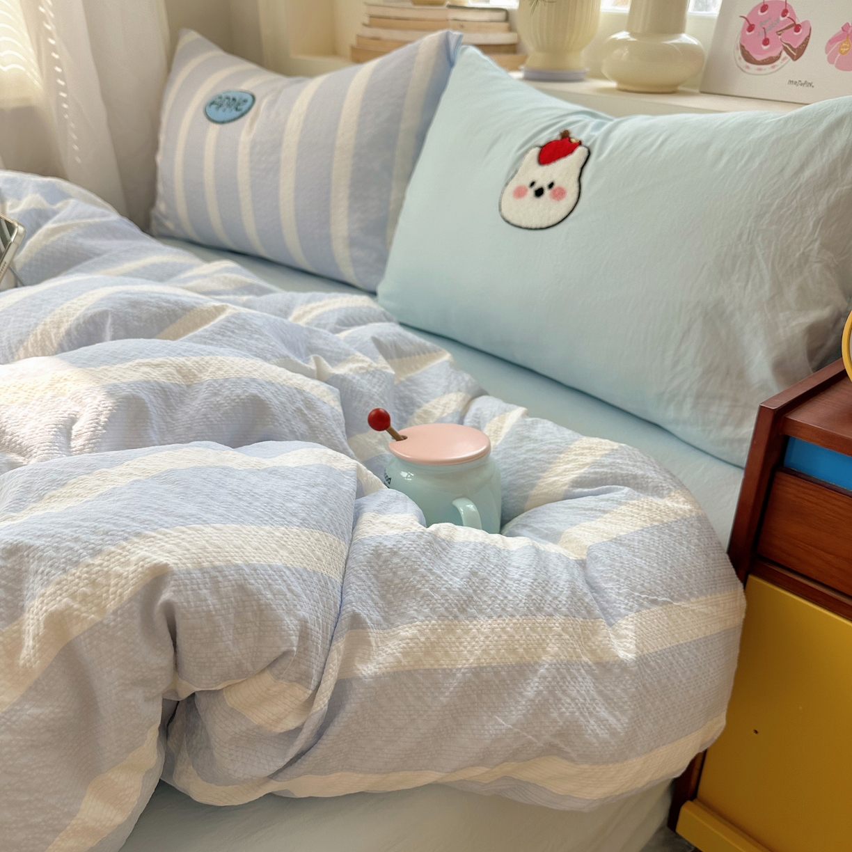 91家纺网 家纺一手货源 找家纺 顾里家纺 2026春夏新款ins可爱风云朵毛巾绣四件套（会员-3元  床笠定制不退换0 苹果熊