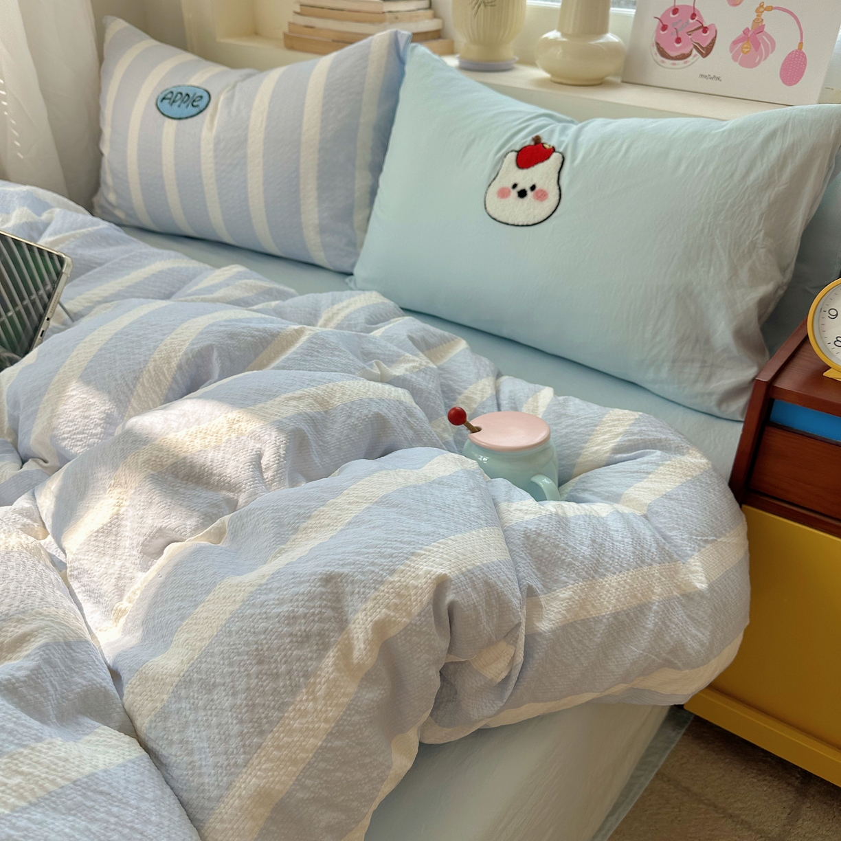 91家纺网 家纺一手货源 找家纺 顾里家纺 2026春夏新款ins可爱风云朵毛巾绣四件套（会员-3元  床笠定制不退换0 苹果熊