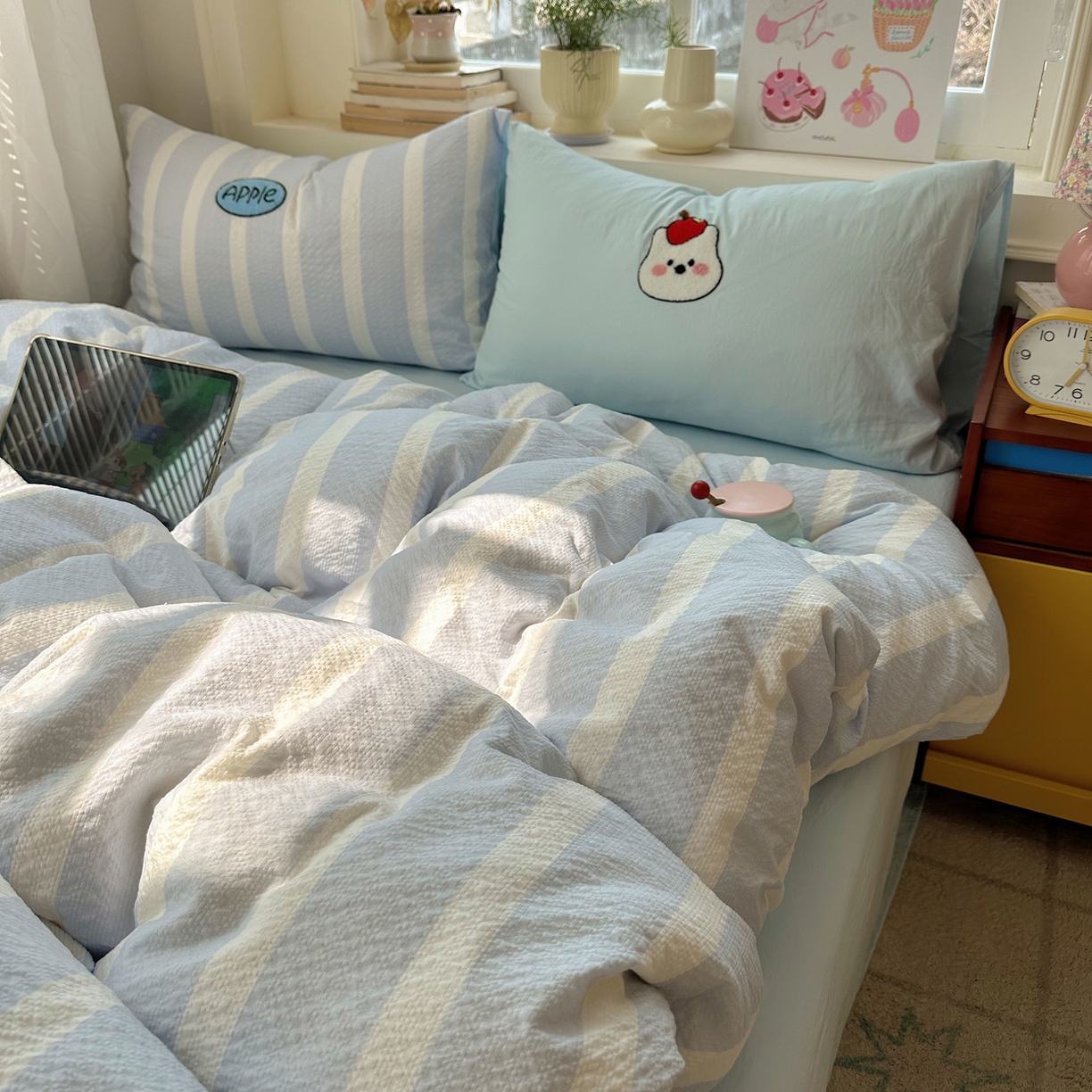 91家纺网 家纺一手货源 找家纺 顾里家纺 2026春夏新款ins可爱风云朵毛巾绣四件套（会员-3元  床笠定制不退换0 苹果熊