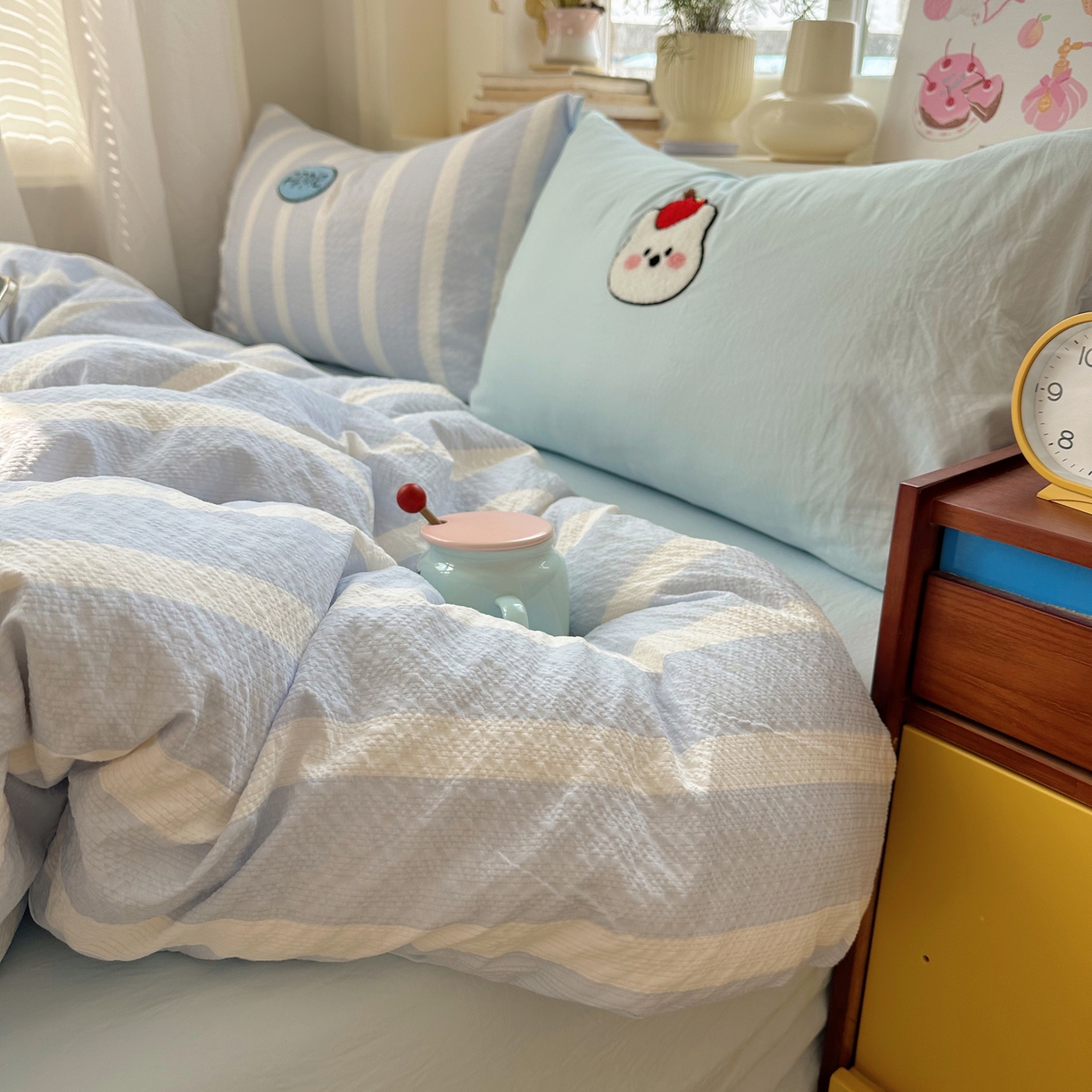 91家纺网 家纺一手货源 找家纺 顾里家纺 2026春夏新款ins可爱风云朵毛巾绣四件套（会员-3元  床笠定制不退换0 苹果熊