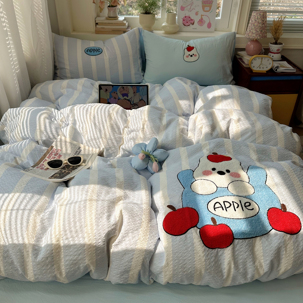 91家纺网 家纺一手货源 找家纺 顾里家纺 2026春夏新款ins可爱风云朵毛巾绣四件套（会员-3元  床笠定制不退换0 苹果熊