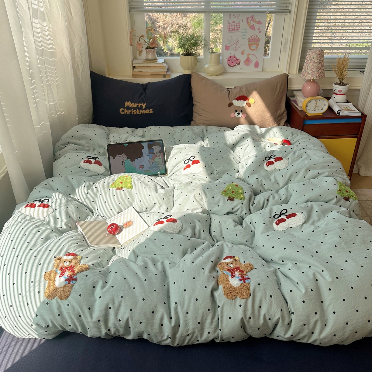 91家纺网 家纺一手货源 找家纺 顾里家纺 2026春夏新款ins可爱风云朵毛巾绣四件套（会员-3元  床笠定制不退换0 圣诞熊仔