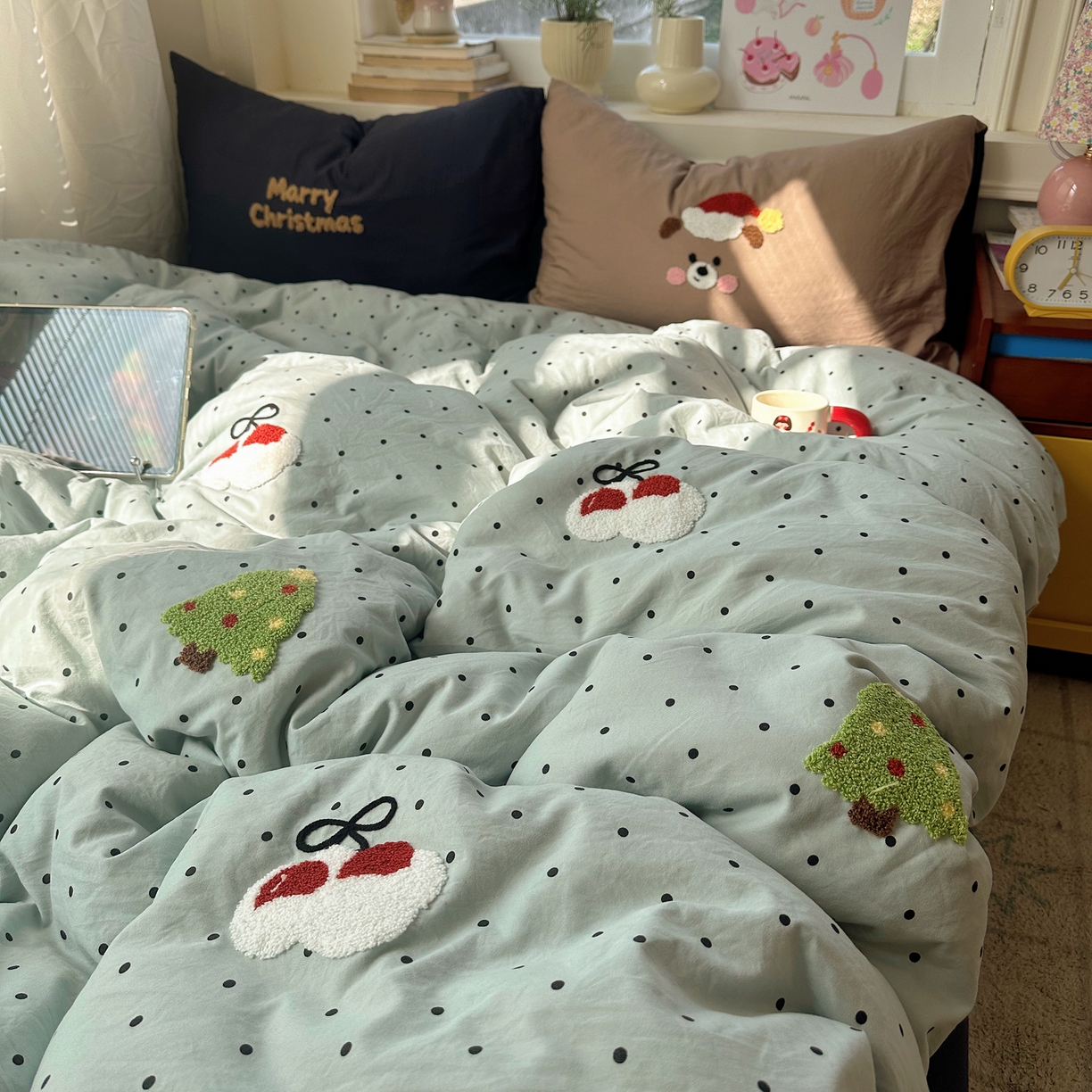 91家纺网 家纺一手货源 找家纺 顾里家纺 2026春夏新款ins可爱风云朵毛巾绣四件套（会员-3元  床笠定制不退换0 圣诞熊仔