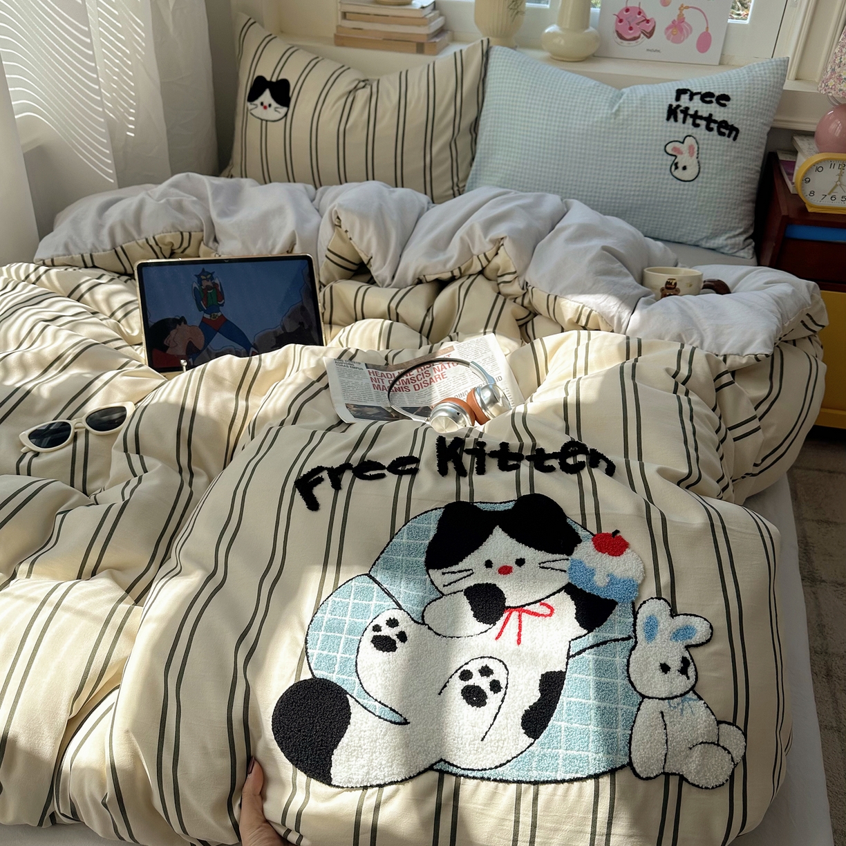 91家纺网 家纺一手货源 找家纺 顾里家纺 2026春夏新款ins可爱风云朵毛巾绣四件套（会员-3元  床笠定制不退换0 竖条猫咪