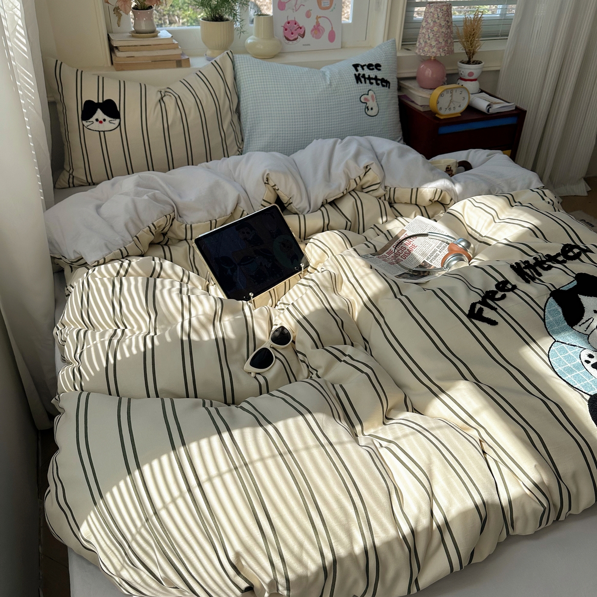 91家纺网 家纺一手货源 找家纺 顾里家纺 2026春夏新款ins可爱风云朵毛巾绣四件套（会员-3元  床笠定制不退换0 竖条猫咪