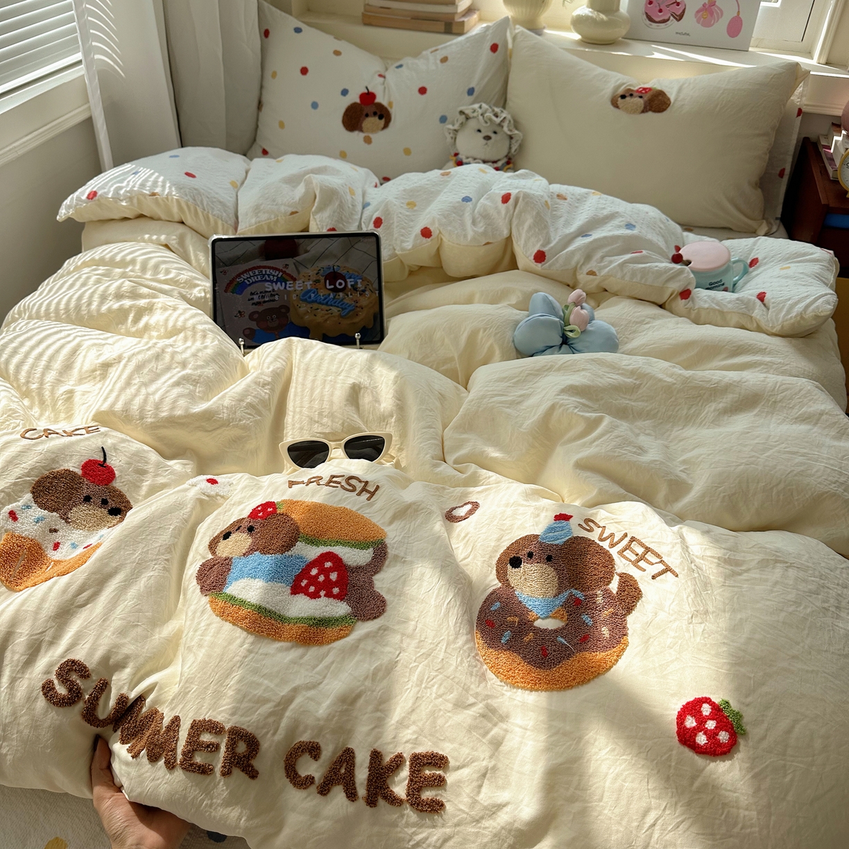 91家纺网 家纺一手货源 找家纺 顾里家纺 2026春夏新款ins可爱风云朵毛巾绣四件套（会员-3元  床笠定制不退换0 甜品腊肠狗