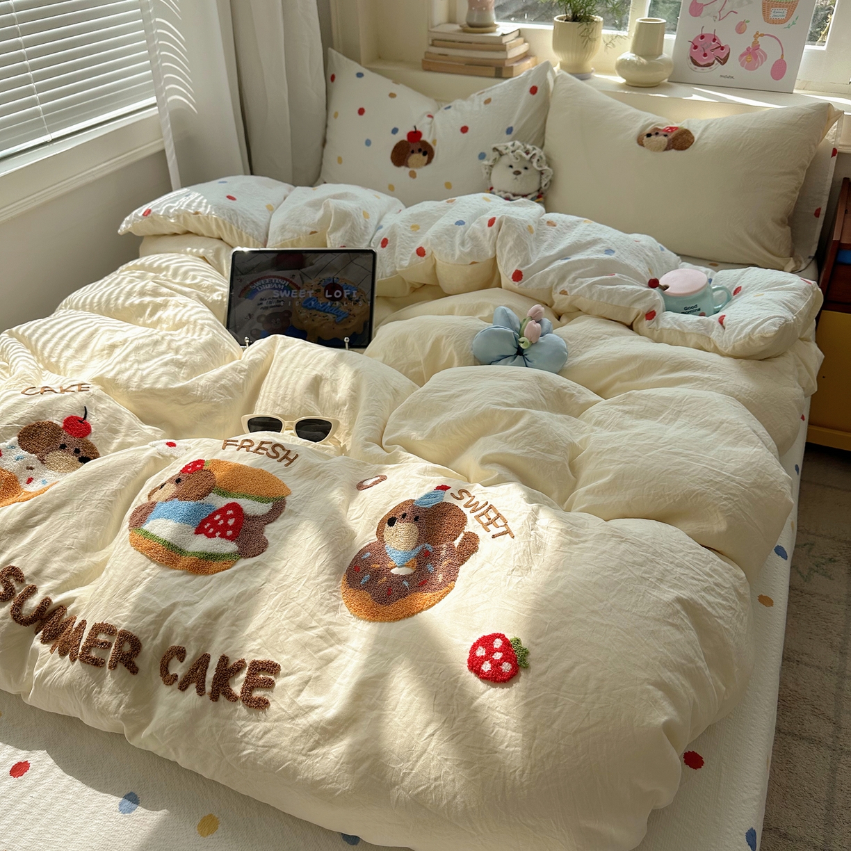 91家纺网 家纺一手货源 找家纺 顾里家纺 2026春夏新款ins可爱风云朵毛巾绣四件套（会员-3元  床笠定制不退换0 甜品腊肠狗