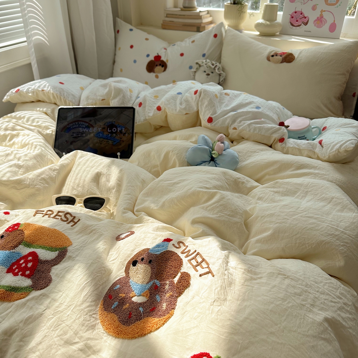 91家纺网 家纺一手货源 找家纺 顾里家纺 2026春夏新款ins可爱风云朵毛巾绣四件套（会员-3元  床笠定制不退换0 甜品腊肠狗