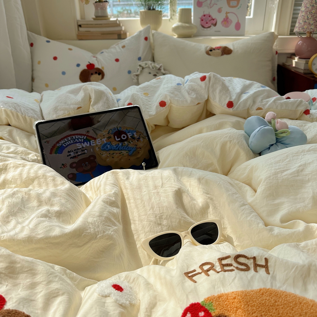 91家纺网 家纺一手货源 找家纺 顾里家纺 2026春夏新款ins可爱风云朵毛巾绣四件套（会员-3元  床笠定制不退换0 甜品腊肠狗