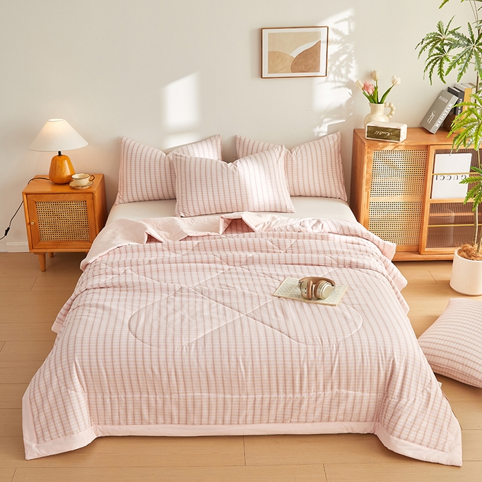 91家纺网 家纺一手货源 找家纺 海洋家纺 2026新款100%新疆棉花格子夏被亲肤仿棉夏凉被纯手包边空调被薄被子 贝拉-粉
