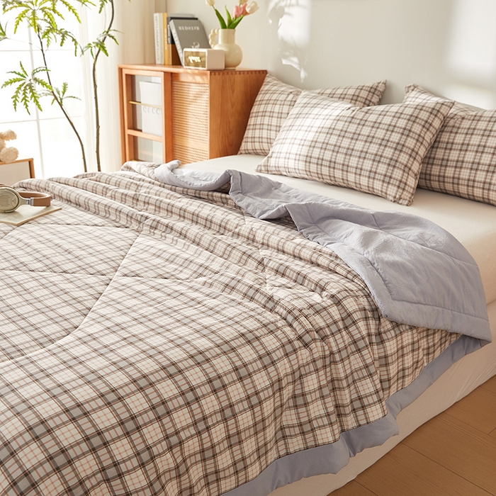 91家纺网 家纺一手货源 找家纺 海洋家纺 2026新款100%新疆棉花格子夏被亲肤仿棉夏凉被纯手包边空调被薄被子 都市