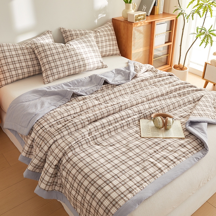 91家纺网 家纺一手货源 找家纺 海洋家纺 2026新款100%新疆棉花格子夏被亲肤仿棉夏凉被纯手包边空调被薄被子 都市