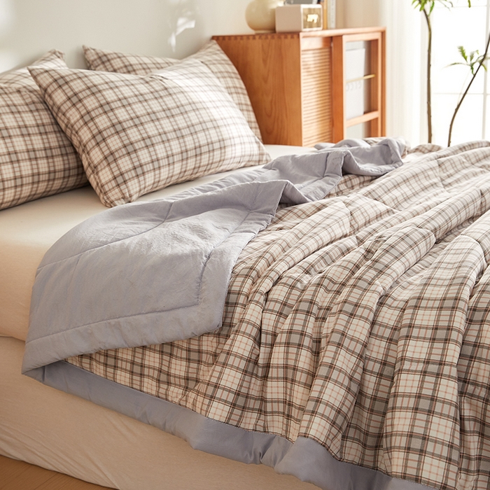 91家纺网 家纺一手货源 找家纺 海洋家纺 2026新款100%新疆棉花格子夏被亲肤仿棉夏凉被纯手包边空调被薄被子 都市