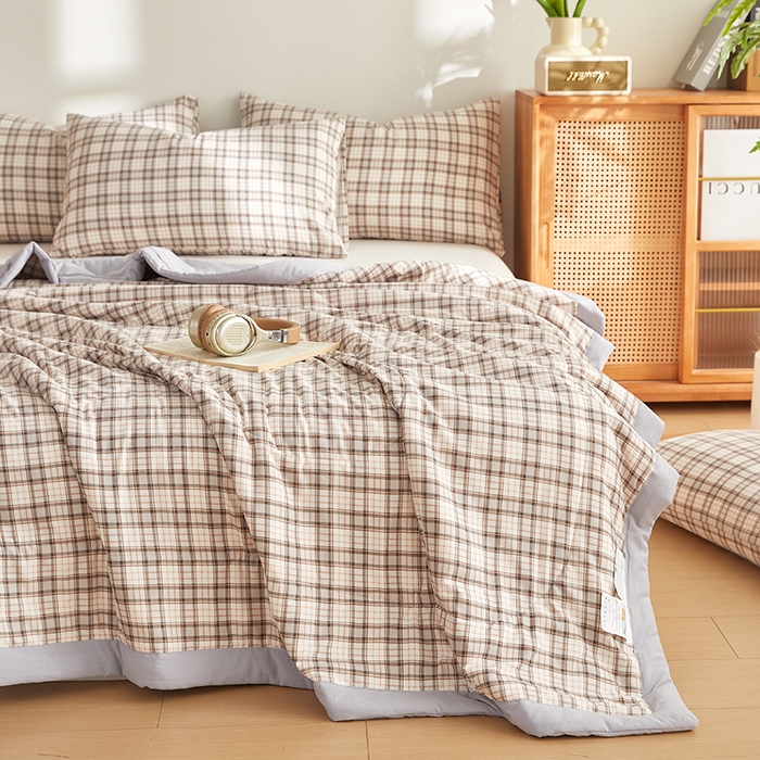 91家纺网 家纺一手货源 找家纺 海洋家纺 2026新款100%新疆棉花格子夏被亲肤仿棉夏凉被纯手包边空调被薄被子 都市