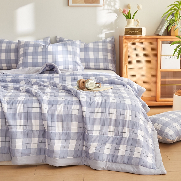 91家纺网 家纺一手货源 找家纺 海洋家纺 2026新款100%新疆棉花格子夏被亲肤仿棉夏凉被纯手包边空调被薄被子 简约-蓝