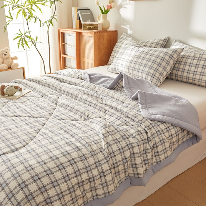 91家纺网 家纺一手货源 找家纺 海洋家纺 2026新款100%新疆棉花格子夏被亲肤仿棉夏凉被纯手包边空调被薄被子 卡尔-蓝