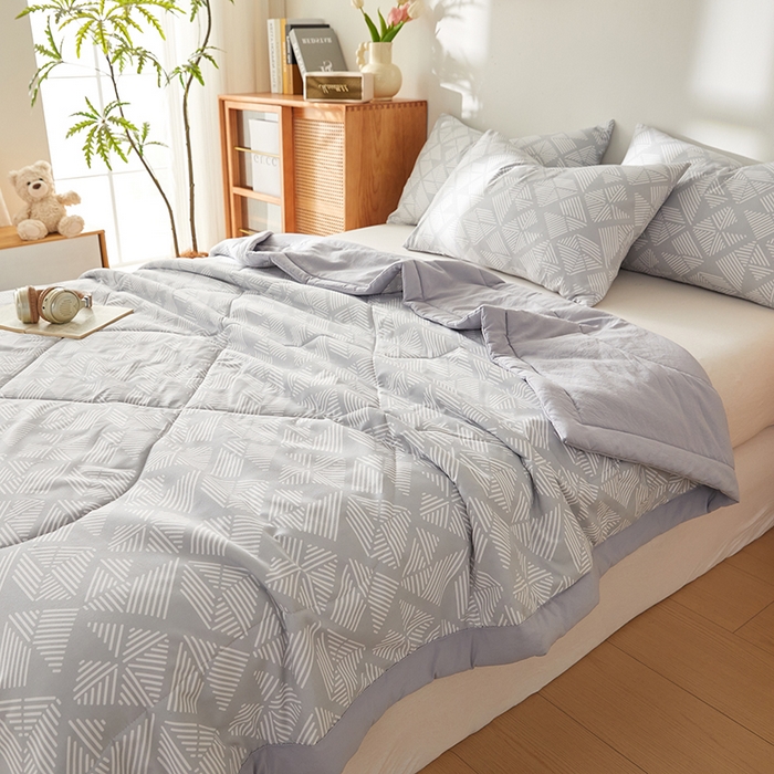 91家纺网 家纺一手货源 找家纺 海洋家纺 2026新款100%新疆棉花格子夏被亲肤仿棉夏凉被纯手包边空调被薄被子 律动-灰