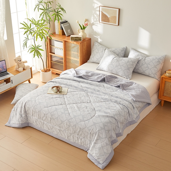 91家纺网 家纺一手货源 找家纺 海洋家纺 2026新款100%新疆棉花格子夏被亲肤仿棉夏凉被纯手包边空调被薄被子 律动-灰